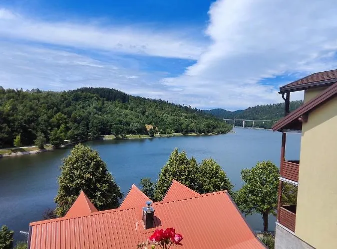 Madora - For Two In Fuzine, Near The * 弗济内